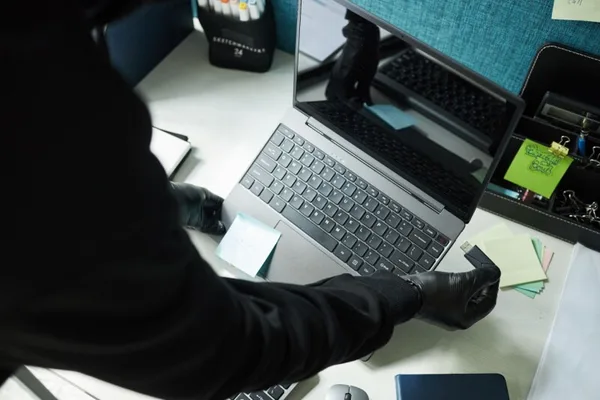 人工智能驱动新的网络威胁和网络管理工具
