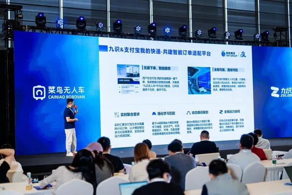 Alipay integrates unmanned delivery via Jiushi Intelligence RoboVans