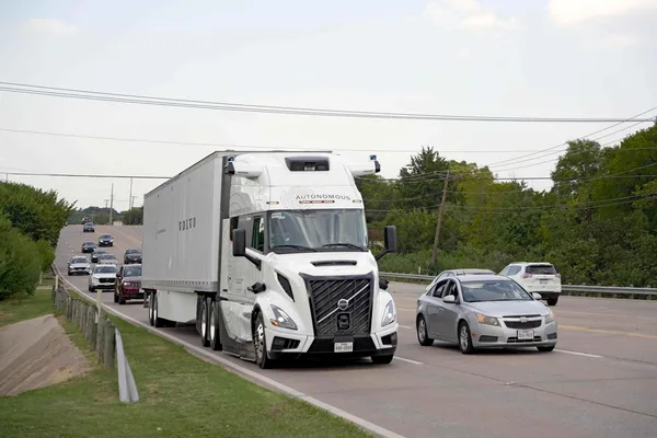 Volvo Trucks 目标到 2027 年在美国自动驾驶卡车领域取得领先地位