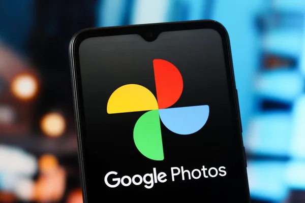 Anthropic reduces Claude Code system prompt; Google Photos launches AI Video Remix