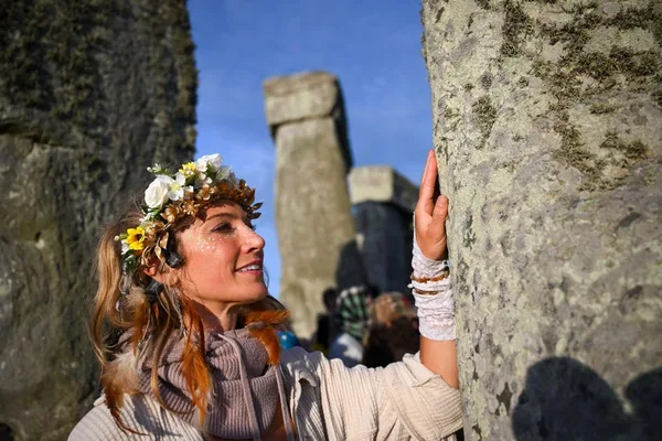 Stonehenge hosts 20,000 for summer solstice sunrise