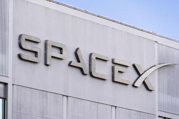 欧洲央行要求欧洲银行制定AI威胁计划；华尔街看好SpaceX