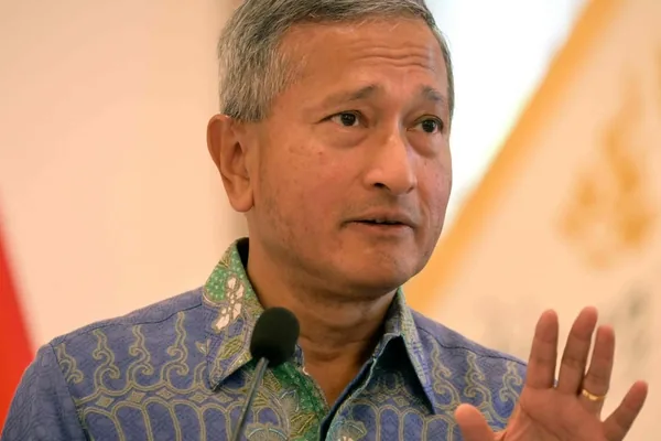 Singapore minister: Human intelligence vital in AI era