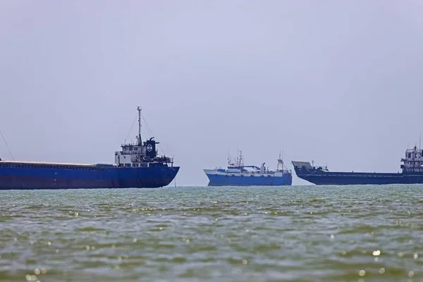 US Escalates Strikes on Iran, Heightening Regional Tensions