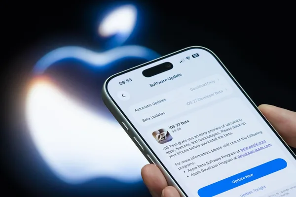 Apple 通过 AI 改进 Siri，实现跨应用操作