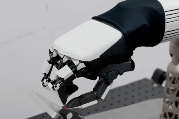 Honda unveils precise robotic hand for delicate assembly tasks