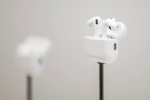 Apple releases firmware updates for AirPods Pro and Beats Studio Buds