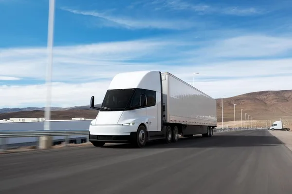 Tesla Semi involved in first fatal crash in Nevada