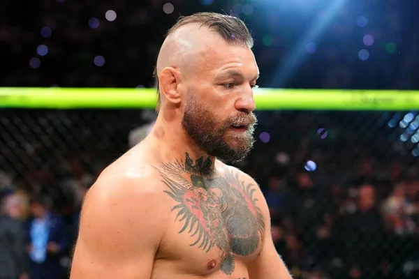 Conor McGregor suffers knee injury in UFC 329 loss to Max Holloway