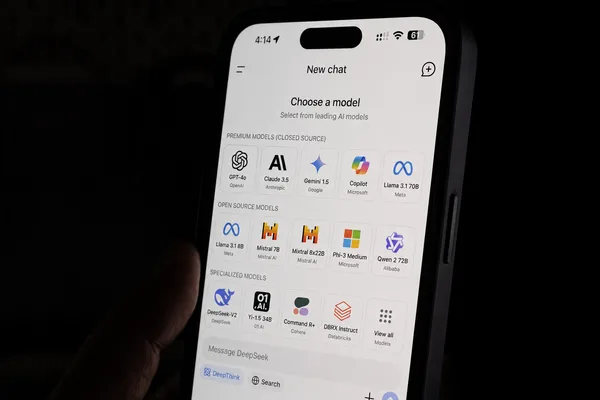 LLM Finetuning Explained: A Beginner's Guide to Customization