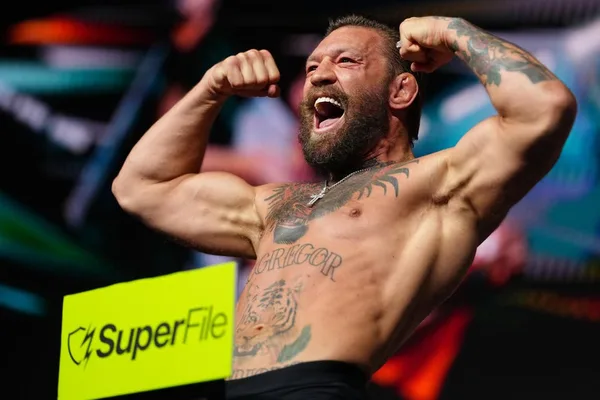 Max Holloway defeats Conor McGregor via injury TKO at UFC 329