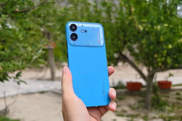 Nothing Phone 4b 发布，价格高昂，电池大，芯片老旧