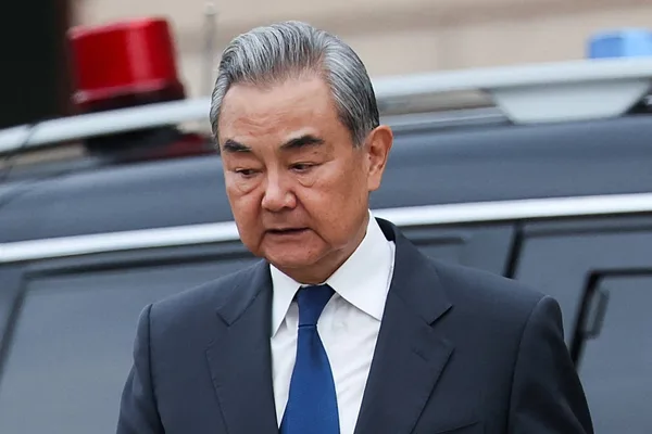 中国王毅将访问美国和加拿大以增进关系