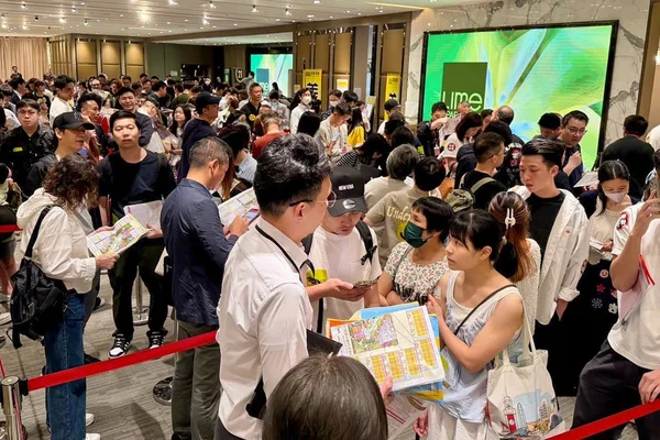 Hong Kong property sales surge on SHKP project launch