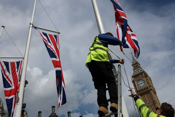 英国工党人物在领导危机中重燃脱欧辩论