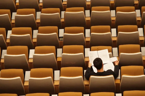 Eugene Yan shares strategies for continuous machine learning education