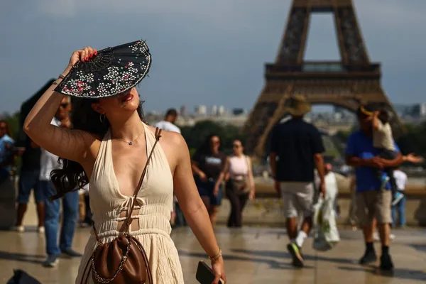 Europeans embrace air conditioning amid climate crisis and import concerns