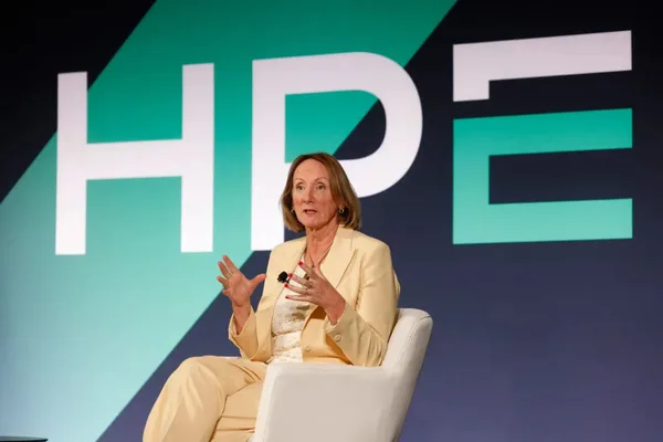 HPE offers free VMware migration support