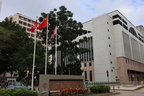 香港的士司机致命撞倒行人后被捕