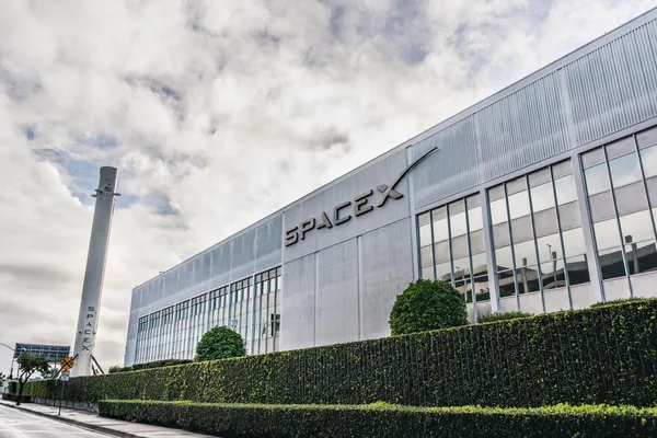 SpaceX 计划以 SPCX 代码在纳斯达克上市，估值 1.75 万亿美元