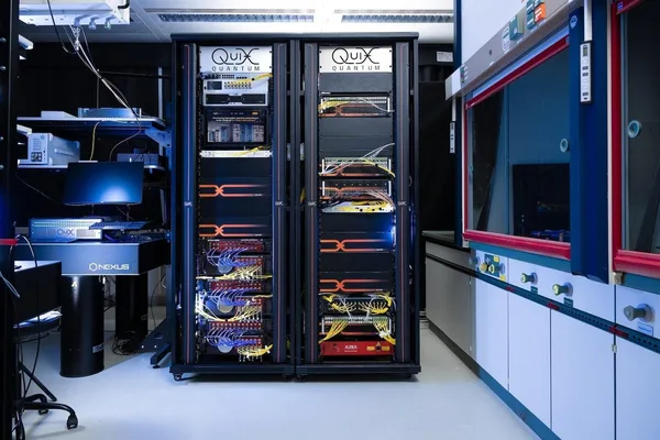 QuiX delivers first universal photonic quantum computer for data centers