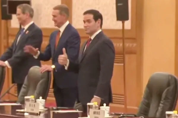 Marco Rubio impressed by Beijing's Great Hall ceiling