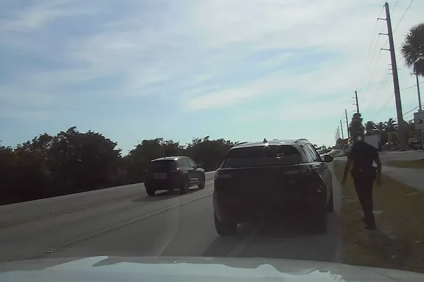 Florida Cop Stalked Woman Using AI License Plate Readers