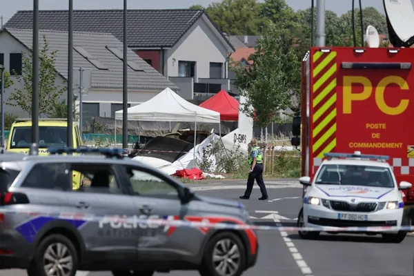 Plane crash at French parachutist school kills 11