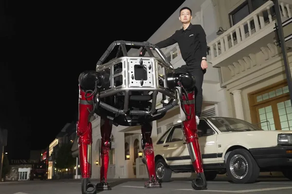 Unitree launches giant, pilotable mecha robot for sale